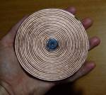 Bifilární plochá spirální cívka v ruce